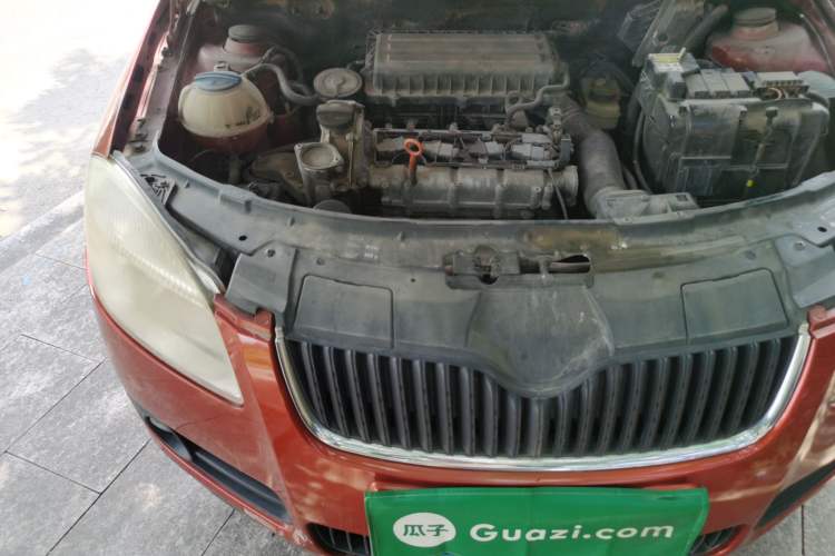 Used Skoda Fabia 2011 1.4L Automatic Crystal Edition Engine Bay Right