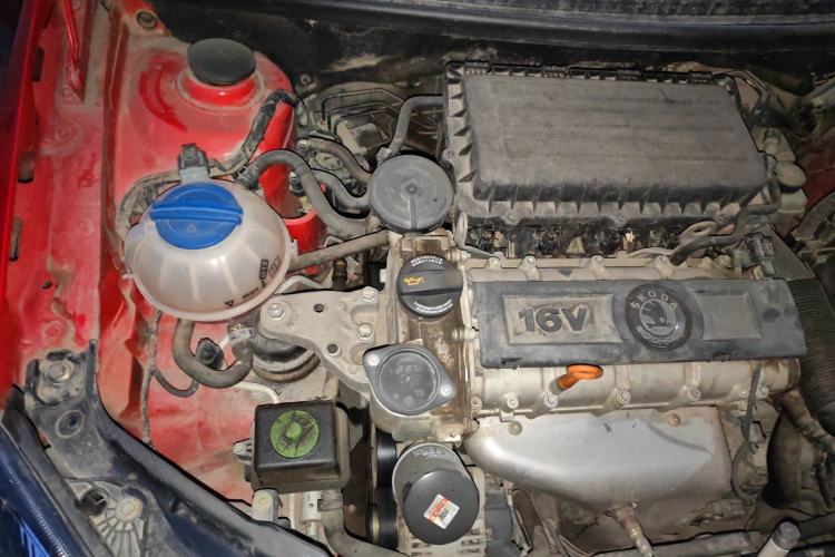 Used Skoda Fabia 2011 1.6L Automatic Cool Black Edition Engine Bay Right