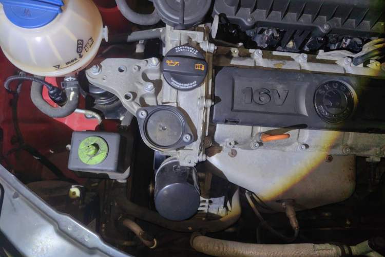 Used Skoda Fabia 2011 1.4L Automatic Crystal Edition Engine Bay Right