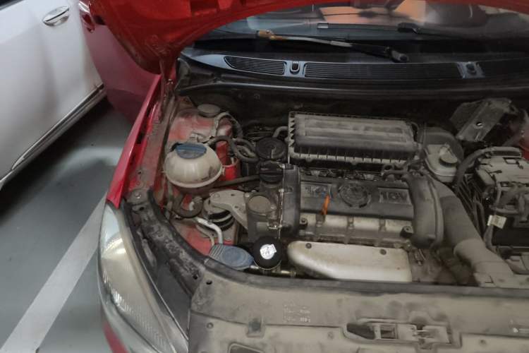 Used Skoda Fabia 2011 1.4L Automatic Crystal Edition Engine Bay Right