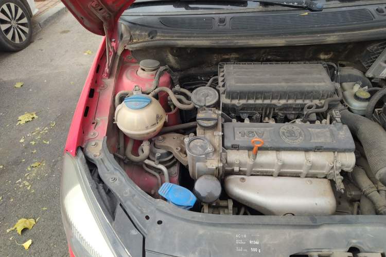 Used Skoda Fabia 2011 1.6L Automatic Cool Black Edition Engine Bay Right