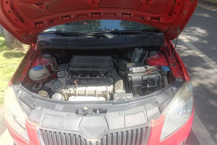 Used Skoda Fabia 2011 1.4L Automatic Crystal Edition Engine Bay