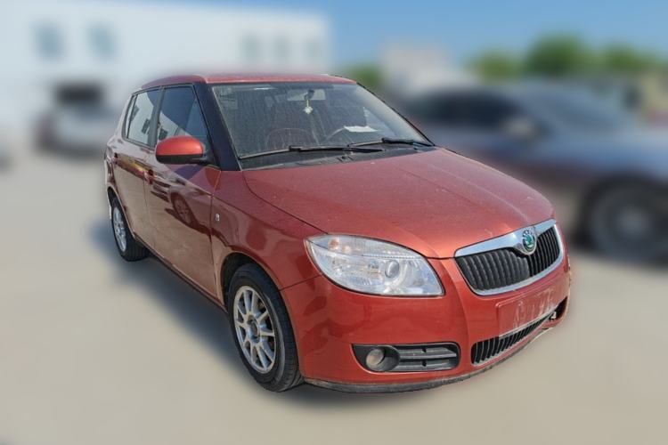 Used Skoda Fabia 2011 1.4L Manual Crystal Edition Front Right 45 Deg