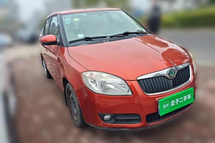 Used Skoda Fabia 2011 1.4L Manual Crystal Edition Front Right 45 Deg