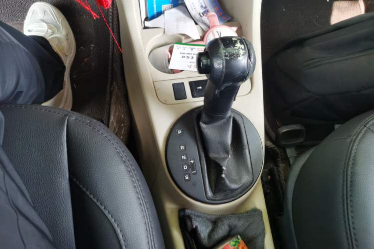 Used Skoda Fabia 2011 1.4L Automatic Crystal Edition Gear Lever