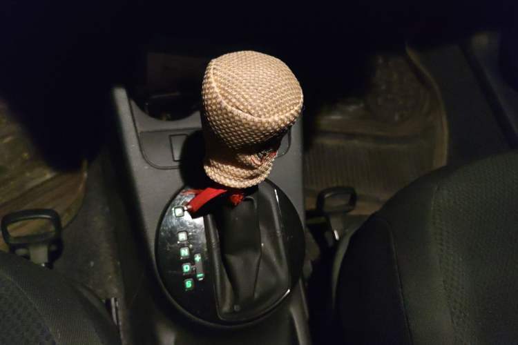 Used Skoda Fabia 2011 1.6L Automatic Cool Black Edition Gear Lever