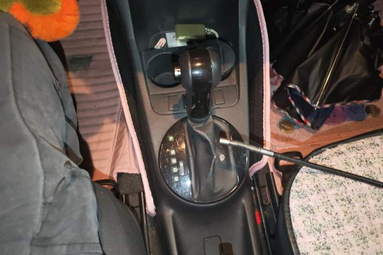 Used Skoda Fabia 2011 1.6L Automatic Cool Black Edition Gear Lever