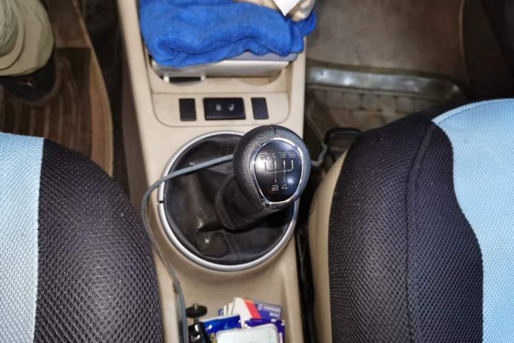 Used Skoda Fabia 2011 1.4L Manual Crystal Edition Gear Lever