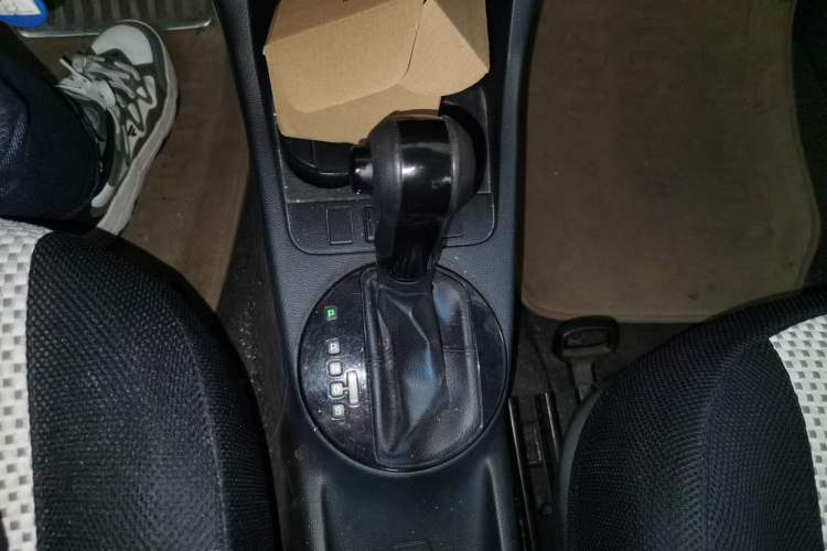 Used Skoda Fabia 2011 1.6L Automatic Crystal Edition Gear Lever