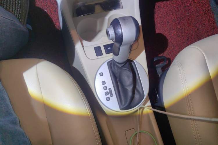 Used Skoda Fabia 2011 1.4L Automatic Crystal Edition Gear Lever