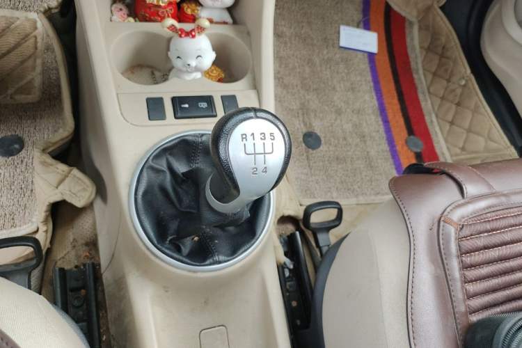 Used Skoda Fabia 2011 1.4L Manual Crystal Edition Gear Lever