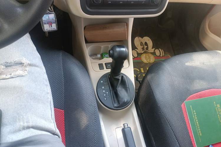 Used Skoda Fabia 2011 1.4L Automatic Crystal Edition Gear Lever