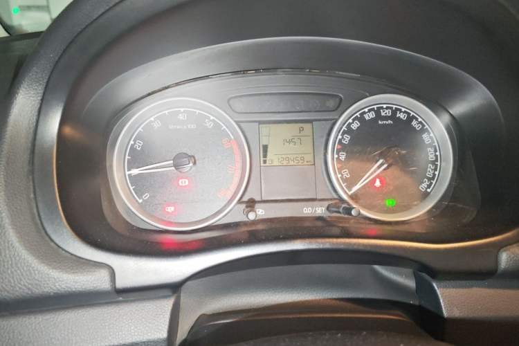 Used Skoda Fabia 2011 1.6L Automatic Cool Black Edition Odometer Close Up