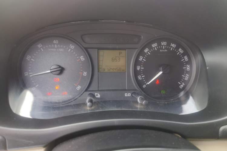 Used Skoda Fabia 2011 1.4L Automatic Crystal Edition Odometer Close Up