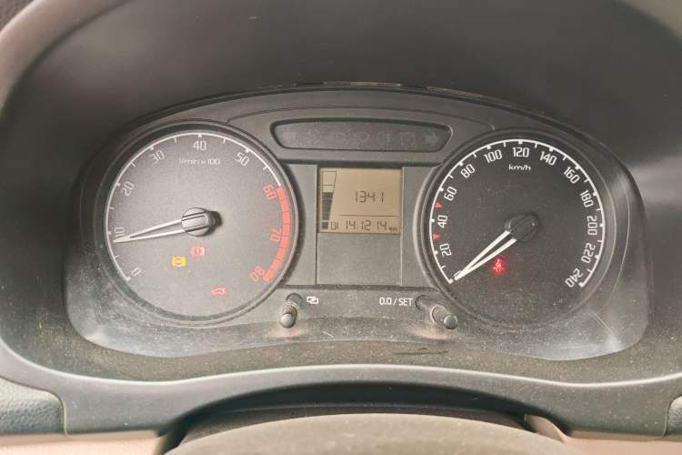 Used Skoda Fabia 2011 1.4L Manual Crystal Edition Odometer Close Up