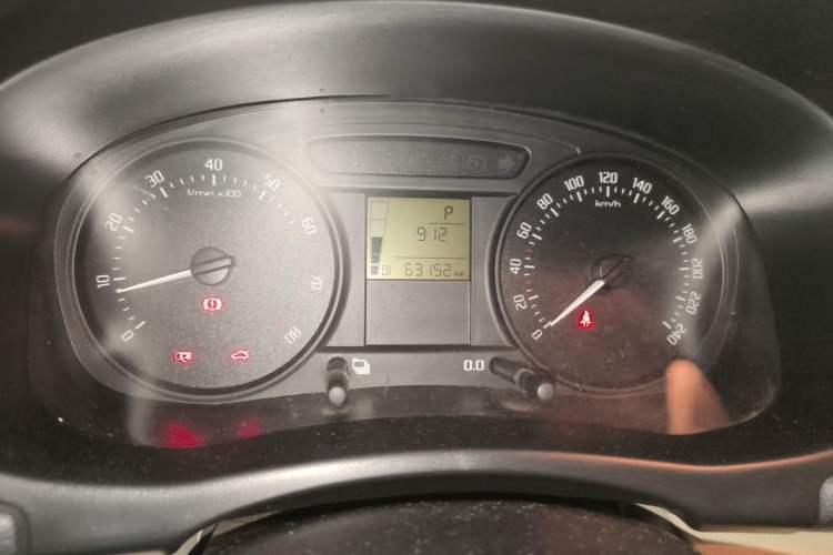 Used Skoda Fabia 2011 1.4L Automatic Crystal Edition Odometer Close Up