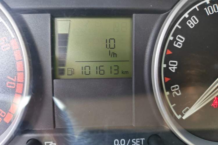 Used Skoda Fabia 2011 1.4L Manual Crystal Edition Odometer Close Up