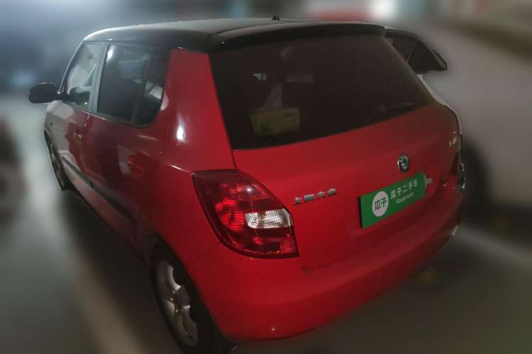 Used Skoda Fabia 2011 1.6L Automatic Cool Black Edition Rear Left 45 Deg