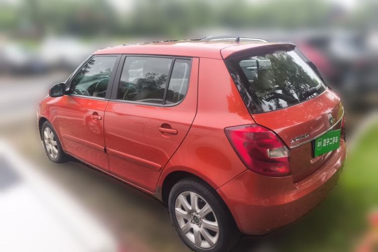 Used Skoda Fabia 2011 1.6L Automatic Crystal Edition Rear Left 45 Deg