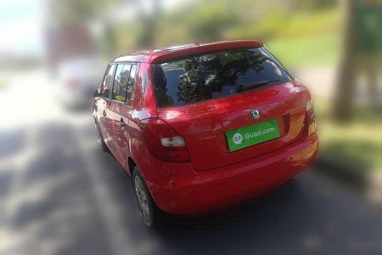 Used Skoda Fabia 2011 1.4L Automatic Crystal Edition Rear Left 45 Deg