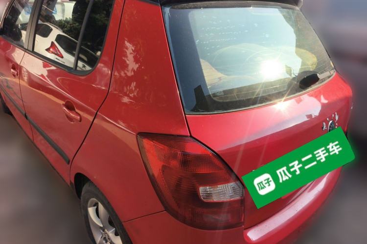 Used Skoda Fabia 2011 1.6L Automatic Crystal Edition Rear Left 45 Deg