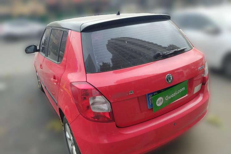 Used Skoda Fabia 2011 1.6L Automatic Cool Black Edition Rear Left 45 Deg