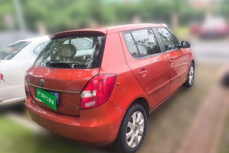 Used Skoda Fabia 2011 1.6L Automatic Crystal Edition Rear Right 45 Deg