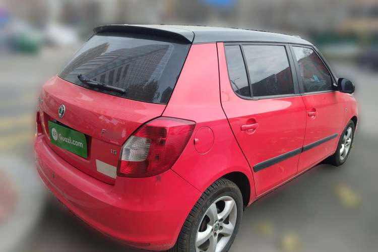Used Skoda Fabia 2011 1.6L Automatic Cool Black Edition Rear Right 45 Deg