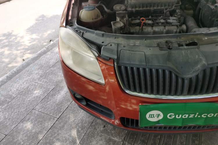Used Skoda Fabia 2011 1.4L Automatic Crystal Edition Right Front Headlight