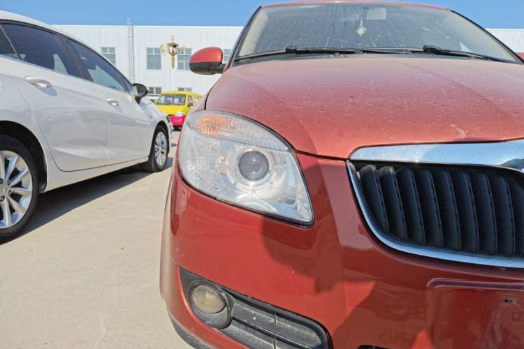 Used Skoda Fabia 2011 1.4L Manual Crystal Edition Right Front Headlight