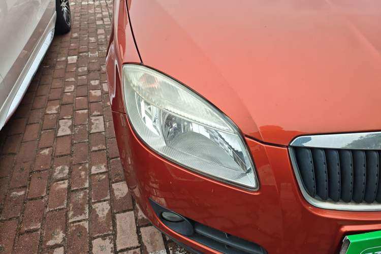 Used Skoda Fabia 2011 1.4L Manual Crystal Edition Right Front Headlight