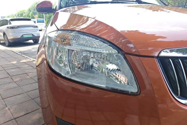 Used Skoda Fabia 2011 1.4L Manual Crystal Edition Right Front Headlight