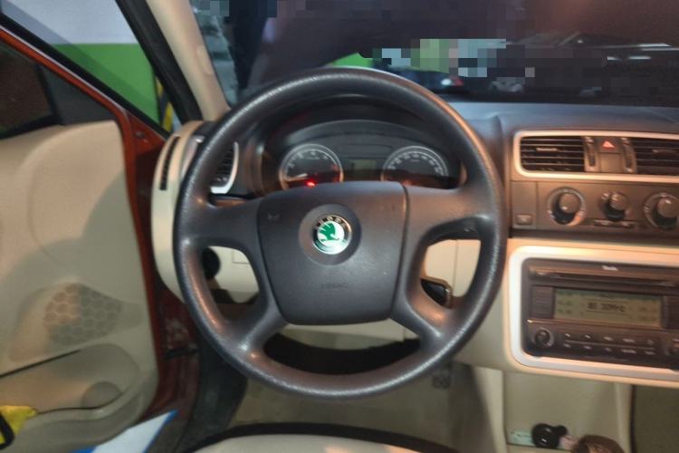 Used Skoda Fabia 2011 1.6L Automatic Crystal Edition Steering Wheel