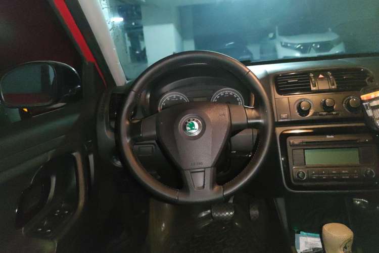 Used Skoda Fabia 2011 1.6L Automatic Cool Black Edition Steering Wheel