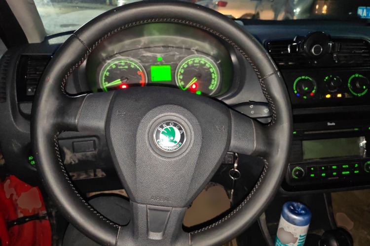 Used Skoda Fabia 2011 1.6L Automatic Cool Black Edition Steering Wheel