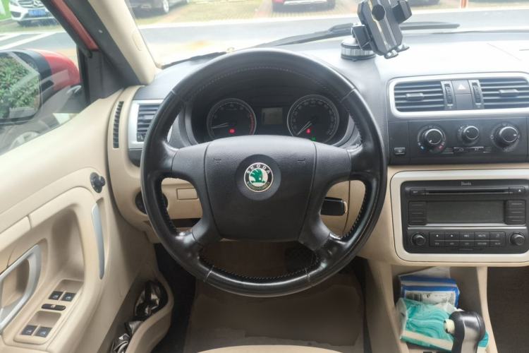 Used Skoda Fabia 2011 1.6L Automatic Crystal Edition Steering Wheel