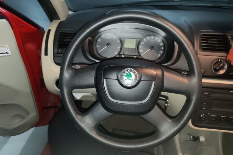 Used Skoda Fabia 2011 1.4L Automatic Crystal Edition Steering Wheel