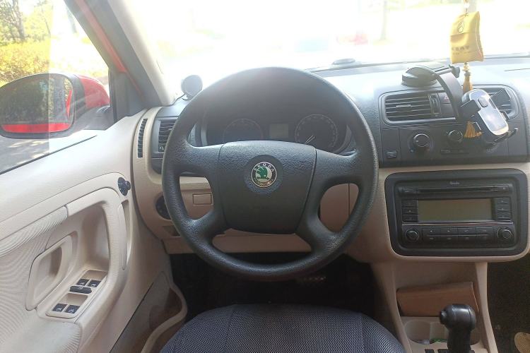 Used Skoda Fabia 2011 1.4L Automatic Crystal Edition Steering Wheel