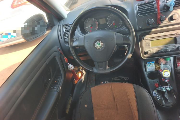 Used Skoda Fabia 2011 1.6L Automatic Crystal Edition Steering Wheel