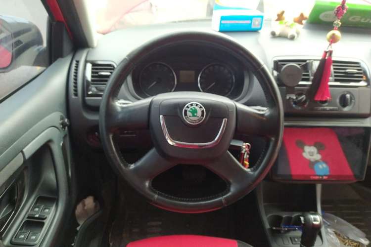 Used Skoda Fabia 2011 1.6L Automatic Cool Black Edition Steering Wheel