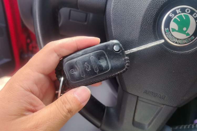 Used Skoda Fabia 2011 1.6L Manual Cool Black Edition Vehicle Key