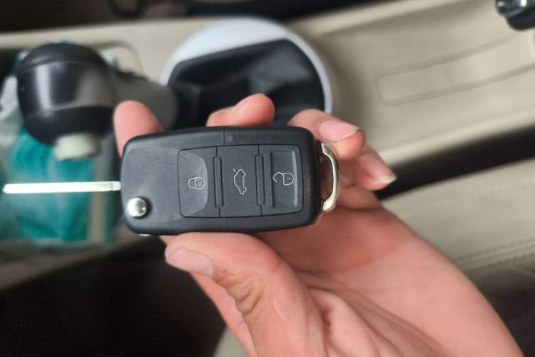 Used Skoda Fabia 2011 1.6L Automatic Crystal Edition Vehicle Key