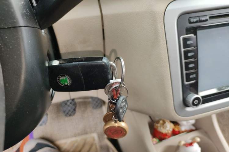 Used Skoda Fabia 2011 1.4L Manual Crystal Edition Vehicle Key