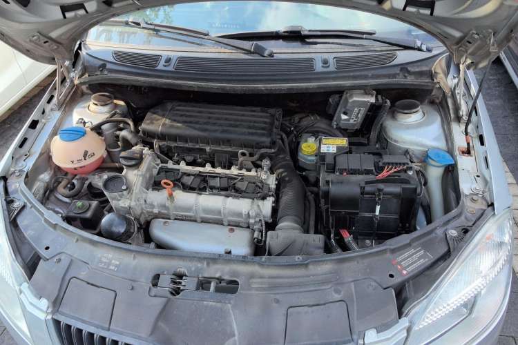 Used Skoda Fabia 2011 1.4L Automatic Crystal Edition Engine Bay