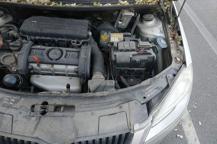 Used Skoda Fabia 2011 1.4L Automatic Crystal Edition Engine Bay Left