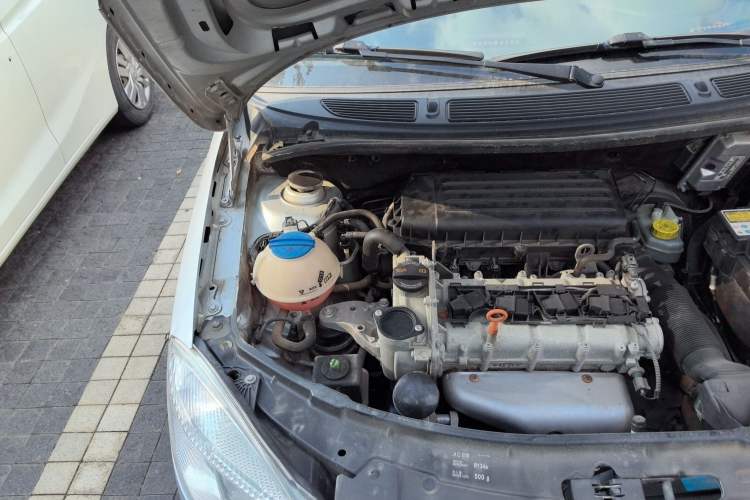 Used Skoda Fabia 2011 1.4L Automatic Crystal Edition Engine Bay Right