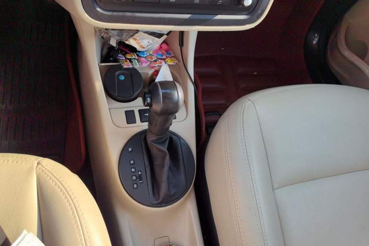 Used Skoda Fabia 2011 1.4L Automatic Crystal Edition Gear Lever