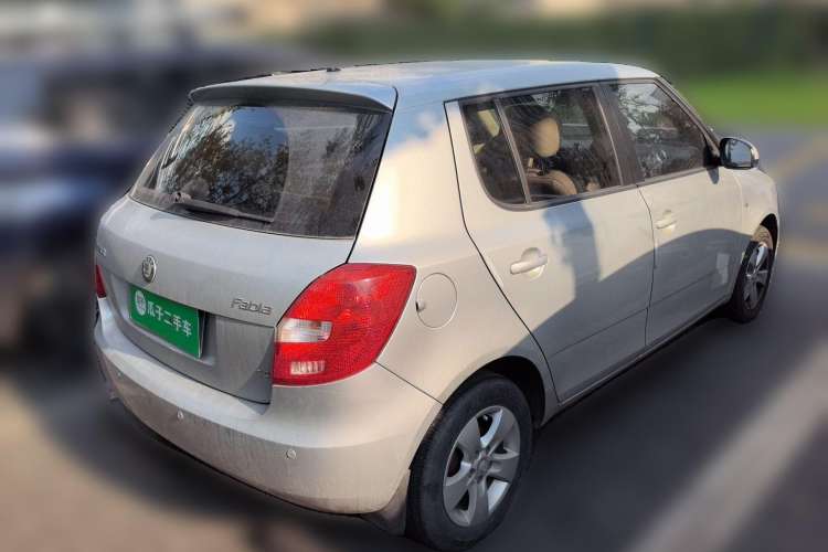 Used Skoda Fabia 2011 1.4L Automatic Crystal Edition Rear Right 45 Deg