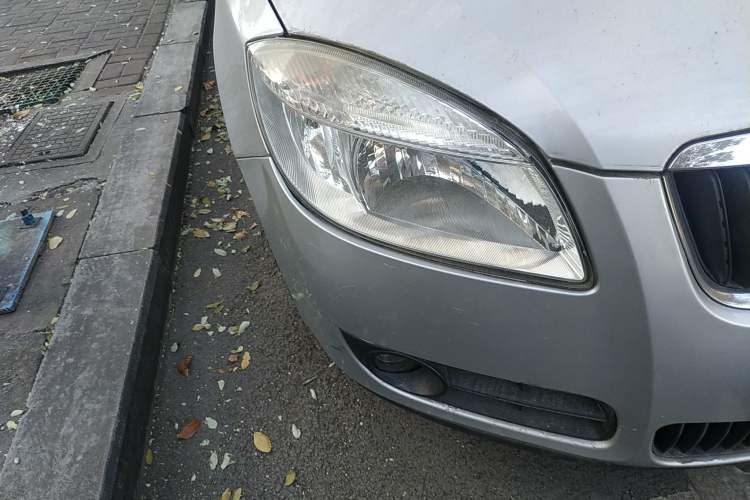 Used Skoda Fabia 2011 1.4L Automatic Crystal Edition Right Front Headlight