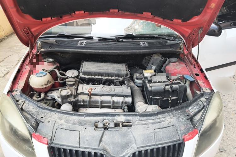 Used Skoda Fabia 2011 1.6L Automatic Cool Black Edition Engine Bay